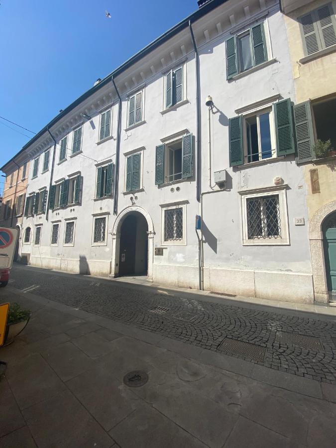 Intero Appartamento. San Giovanni Uno Бреша Екстериор снимка